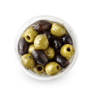 What is the difference in terms of taste between green and black olives?