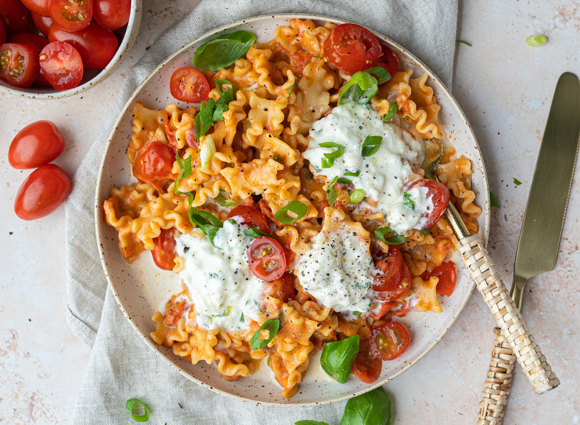 One pot pasta crème tomate mascarpone + tomates cerises + stracciatella