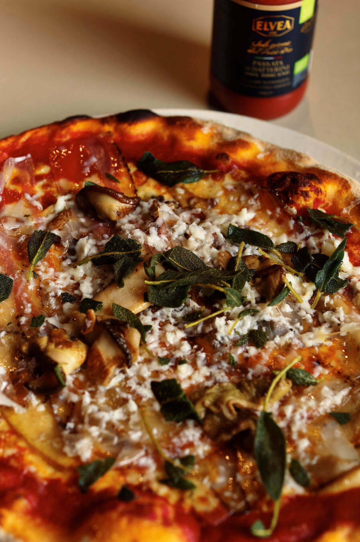 Pizza con porcini e scamorza affumicata By Elvea ambassador Peppe